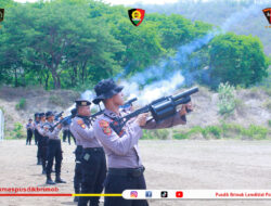 LATIHAN PENEMBAKAN GAS AIR MATA DITSAMAPTA DAN SATBRIMOBDA JATIM DI PUSDIK BRIMOB